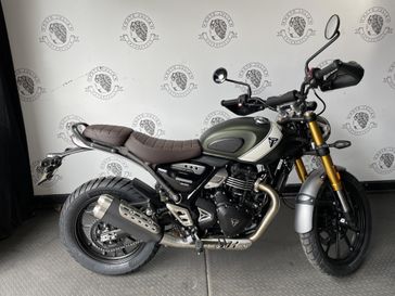 2025 Triumph SCRAMBLER 400X  in a MATT KHAKI GREEN exterior color. BMW Motorcycles of New Orleans 504-595-6776 motojulia.com 