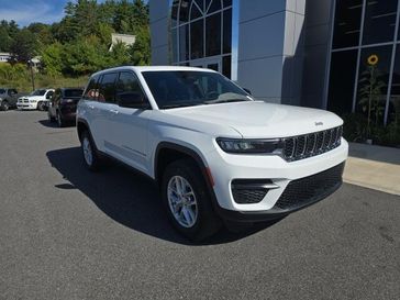 New 2025 Jeep Grand Cherokee Laredo X 4x4