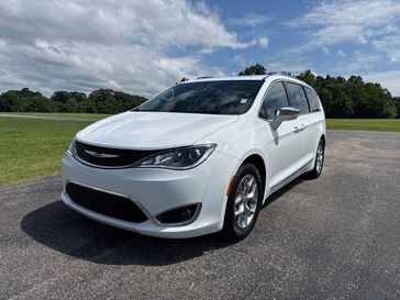 Used 2017 Chrysler Pacifica Limited