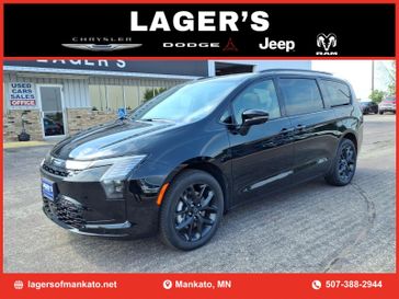 New 2027 Chrysler Pacifica Limited Awd