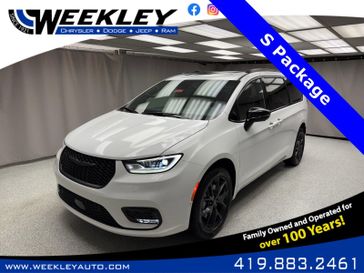 New 2026 Chrysler Pacifica Limited Awd