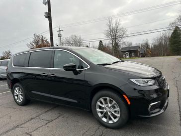 New 2026 Chrysler Pacifica Select Awd