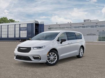 New 2026 Chrysler Pacifica Select AWD