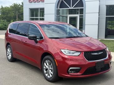 New 2025 Chrysler Pacifica Select Awd
