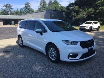 Used 2023 Chrysler Pacifica Touring L