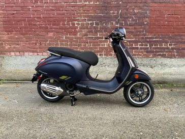 2025 Vespa PRIMAVERA 50 TECH  in a BLU ENERGICO MATT exterior color. Northwest Moto 206-783-2323 northwestmoto.com 