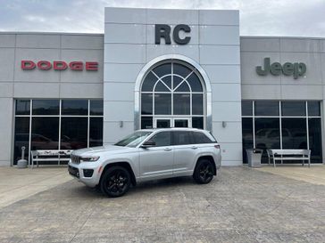Used 2023 Jeep Grand Cherokee 