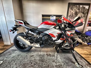 New 2026 Yamaha YZF-R1 70th Anniversary Edition 