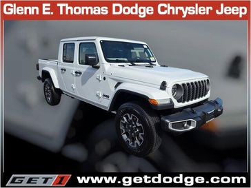 New 2026 Jeep Gladiator Sahara 4x4