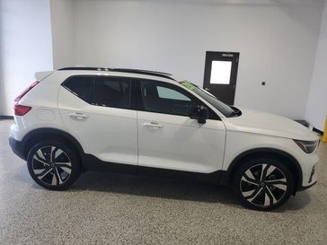 Used 2023 Volvo XC40 Ultimate
