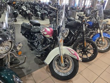 USED 2017 HARLEY SOFTAIL HERITAGE CLASSIC 
