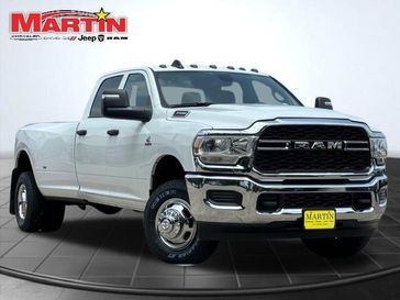 2024 RAM 3500 Tradesman Crew Cab 4x4 8' Box