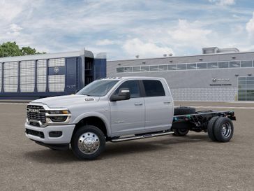 New 2026 RAM 5500 Big Horn Chassis Crew Cab 4x4 84' Ca