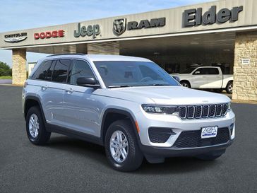 2025 Jeep Grand Cherokee Laredo 4x4