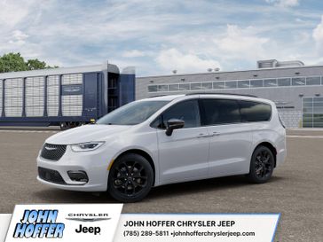 New 2026 Chrysler Pacifica Select Awd