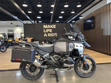 2025 BMW R 1300 GS Adventure - AUTOMATIC SHIFT ASSISTANT - TRIPLE BLACK - BLACK STORM METALLIC 