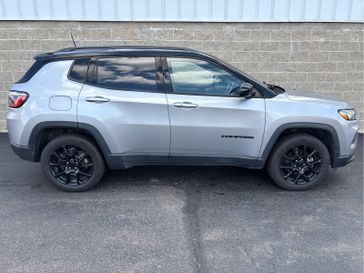 Used 2022 Jeep Compass Altitude