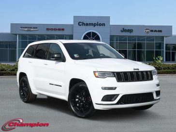 2021 Jeep Grand Cherokee Limited X in a Bright White Clear Coat exterior color and Blackinterior. Champion Chrysler Jeep Dodge Ram 800-549-1084 pixelmotiondemo.com 