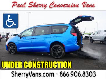 New 2026 Chrysler Pacifica Select