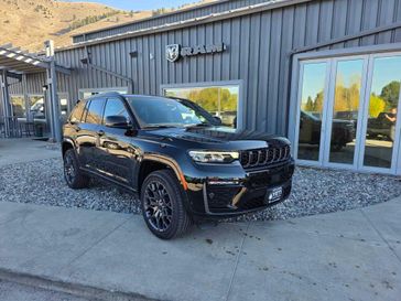 New 2027 Jeep Grand Cherokee Summit 4x4