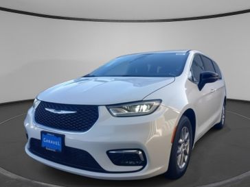 New 2026 Chrysler Pacifica Select