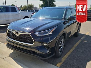 Used 2021 Toyota Highlander XLE