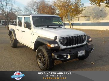 New 2026 Jeep Gladiator Sport S 4x4