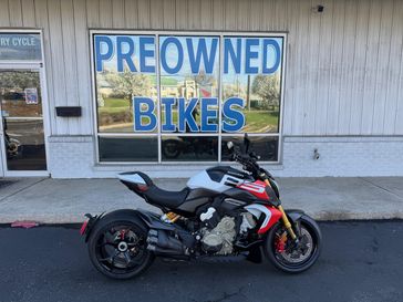 2026 Ducati Diavel V4 RS V4 RS