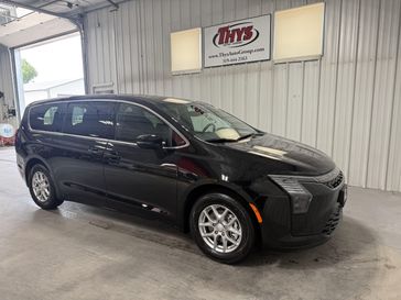 New 2027 Chrysler Pacifica Select