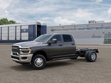 New 2026 RAM 3500 Tradesman Crew Cab Chassis 4x4 60' Ca