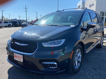 Used 2022 Chrysler Pacifica Limited