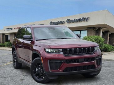 New 2026 Jeep Grand Cherokee Laredo Altitude 4x2