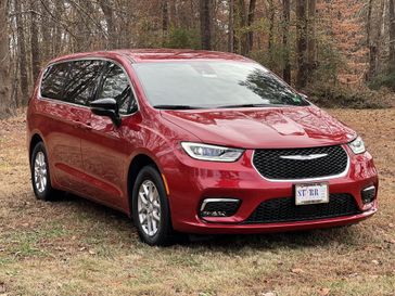 New 2026 Chrysler Pacifica Select