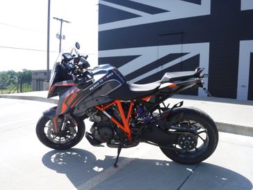 2017 KTM 1290 SUPER DUKE GT