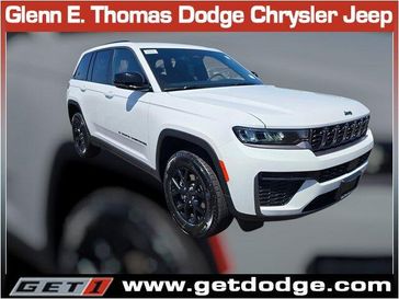 New 2026 Jeep Grand Cherokee Laredo Altitude 4x2