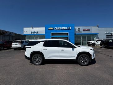 Used 2024 Chevrolet Traverse LT