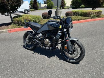 Used 2024 Husqvarna SVARTPILEN 401 