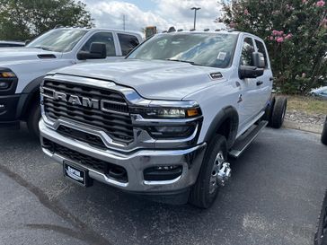 New 2025 RAM 3500 Tradesman Crew Cab Chassis 4x4 60' Ca