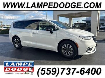 Used 2024 Chrysler Pacifica Hybrid Premium S Appearance Pkg