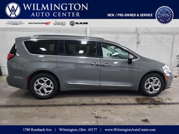 Used 2023 Chrysler Pacifica Limited