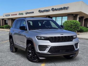 New 2025 Jeep Grand Cherokee Altitude X 4x2