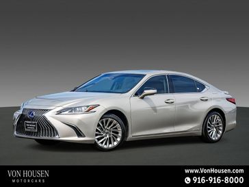 2021 Lexus ES 300h Luxury