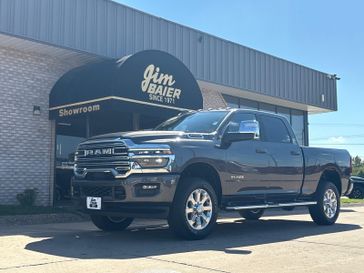 New 2026 RAM 2500 Laramie Crew Cab 4x4 6'4' Box