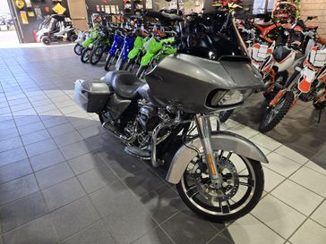 USED 2017 HARLEY ROAD GLIDE 