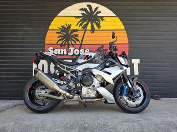 2026 BMW M 1000 R