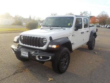 New 2026 Jeep GLADIATOR SPORT 