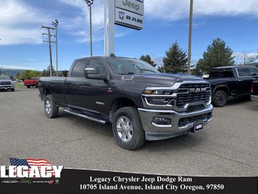 2025 RAM 3500 Big Horn Crew Cab 4x4 8' Box