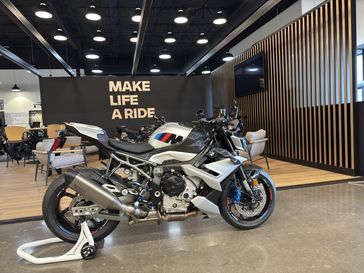 2025 BMW M 1000 R - WHITE ALUMINUM METALLIC MATTE 