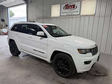 Used 2017 Jeep Grand Cherokee Altitude
