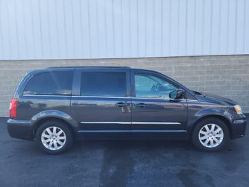 2014 Chrysler Town & Country Touring in a Maximum Steel Metallic Clear Coat exterior color and Black/Light Graystoneinterior. Wilmington Auto Center Chrysler Dodge Jeep Ram (937) 556-6430 wilmingtonautocentercdjr.com 